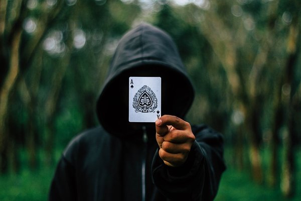 Faire des tours de magie avec des cartes : les astuces
